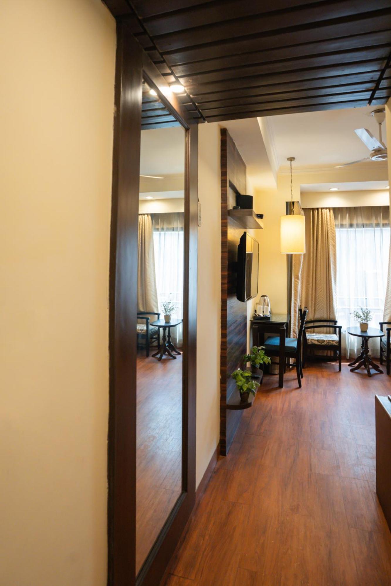 Ahuja Residency Cyber City II Gurgaon Luaran gambar