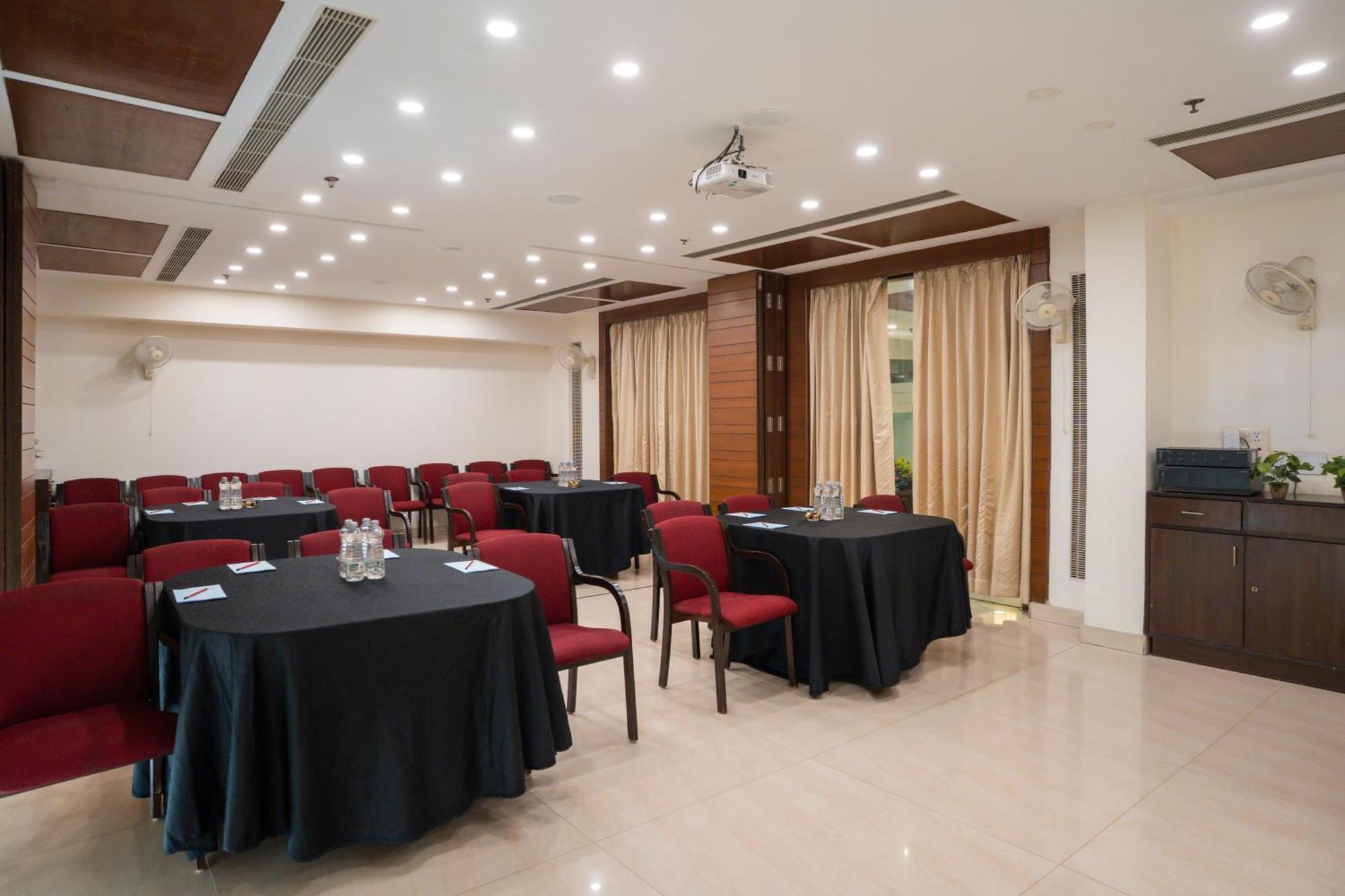 Ahuja Residency Cyber City II Gurgaon Luaran gambar